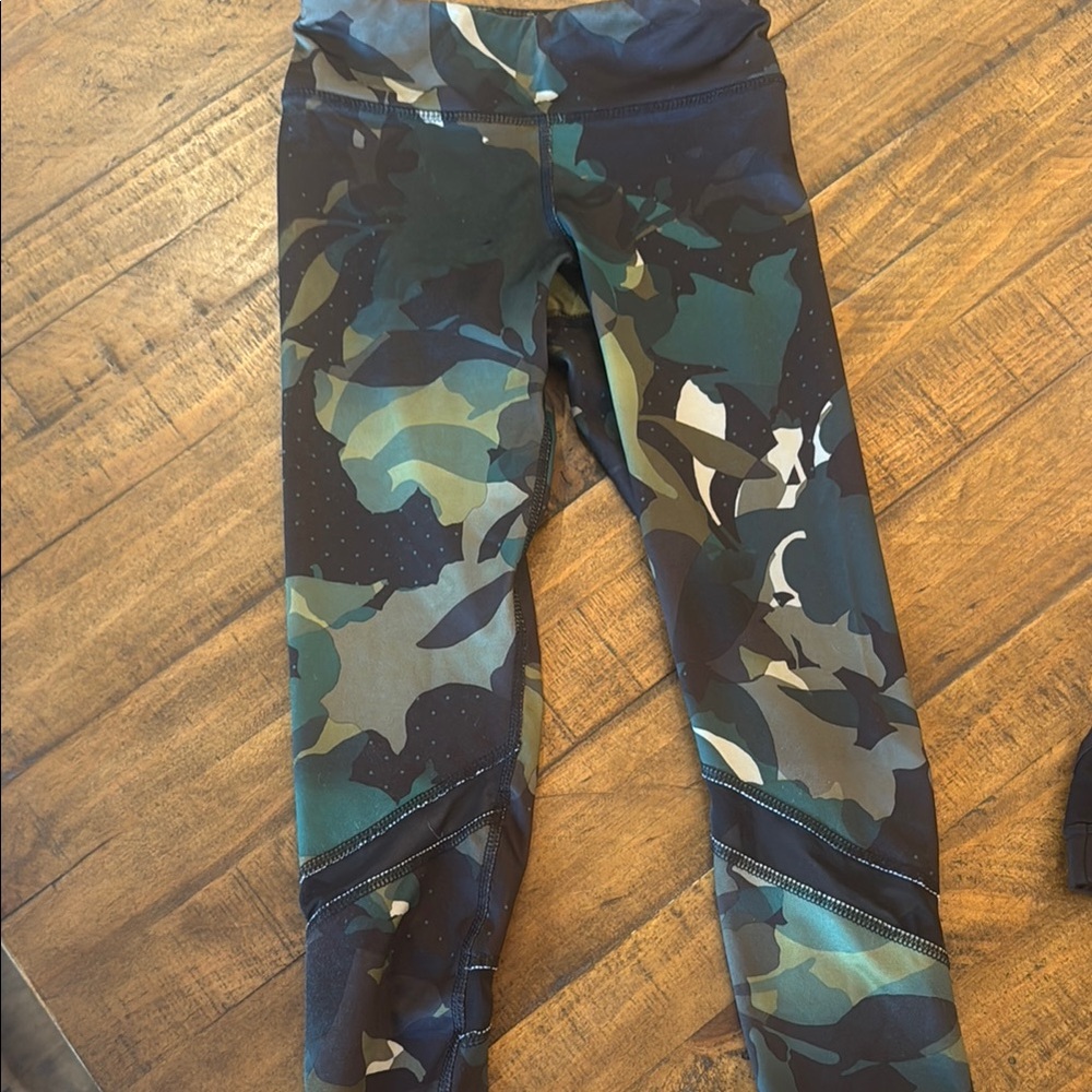 Old Navy Green and Black Leggings Comfortable Durable Bottoms